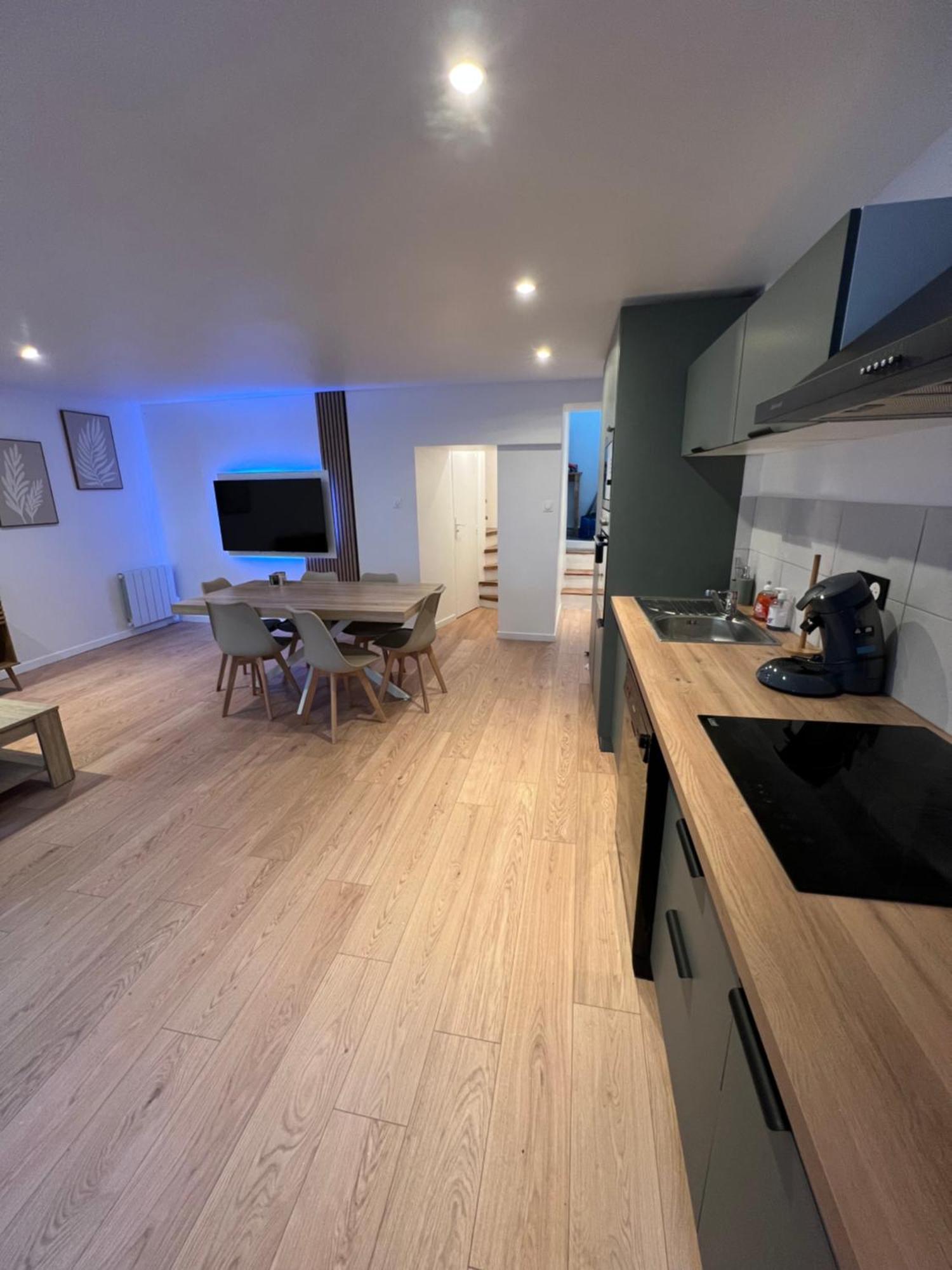 Casa vacanze La Des Marees, Maison 6 P Sur Le Port De